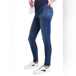 Madewell skinny jeans. Only worn a couple times, like new.